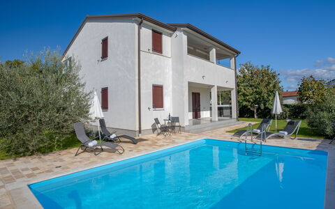 Poreč Nova Vas 107: Property, House, Building, Real Estate, Swimming Pool, Villa, Home, Residential Area, Architecture, Vacation