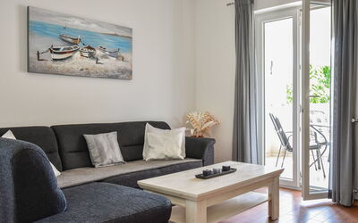 Accommodation:&nbsp;Heidi 107.2