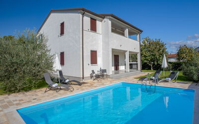 Poreč Nova Vas 107: Property, House, Building, Real Estate, Swimming Pool, Villa, Home, Residential Area, Architecture, Vacation