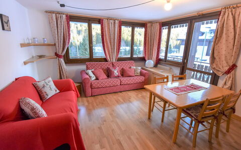 Accommodation:&nbsp;Laras 300.2