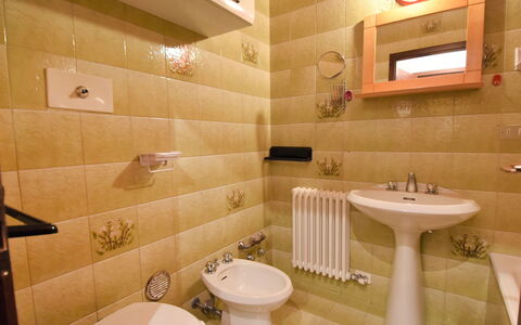 Madonna di Campiglio 300: Bathroom, Property, Room, Interior Design, Toilet, Plumbing Fixture, Wall, Architecture, Tap, Sink