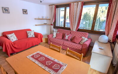 Accommodation:&nbsp;Laras 300.2