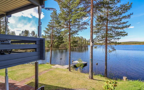 Kreivilä: Balcony, Apartment, Shade, Glass, Condominium, Handrail, Porch, Daylighting, Deck, Outdoor Furniture