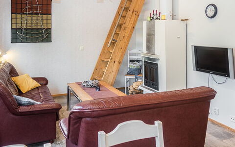 Onkijantie 7B: Furniture, Flooring, Interior Design, Wood, Floor, Room, Apartment, Living Room, Couch, Home