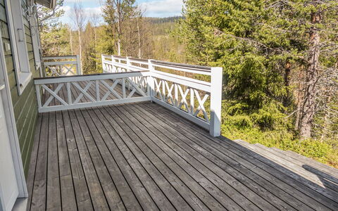 Onkijantie 7B: Wood, Wood Flooring, Flooring, Hardwood, Plank, Floor, Deck, Handrail, Wood Stain, Porch