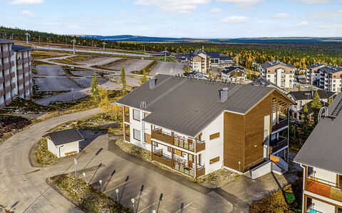 Villa Ylläs 302: Sky, Residential Area, Urban Design, Composite Material, Apartment, Suburb, Winter, Freezing