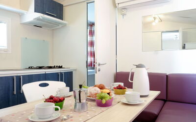 Residence Village 663.1: Room, Property, Interior Design, Furniture, Building, House, Ceiling, Kitchen, Floor, Table