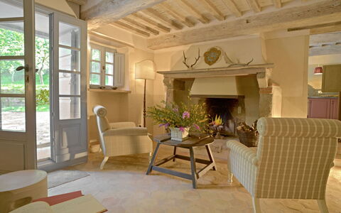 Casa Di Giulio: Furniture, Interior Design, Wall, Wood, Flooring, Chair, Ceiling, Floor, Lighting, Living Room