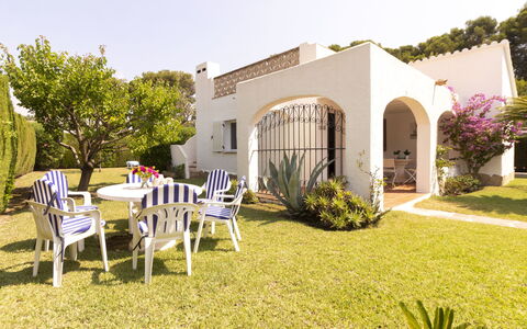 Villa Karoline: Property, House, Building, Real Estate, Estate, Home, Backyard, Villa, Hacienda, Lawn