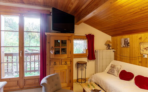 Saint Gervais 535: Room, Property, Furniture, Interior Design, Ceiling, Building, House, Real Estate, Home, Living Room