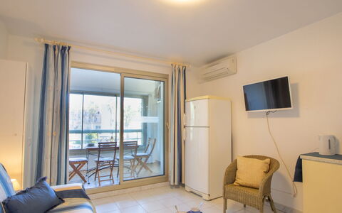 Accommodation:&nbsp;Les Regates 217.4