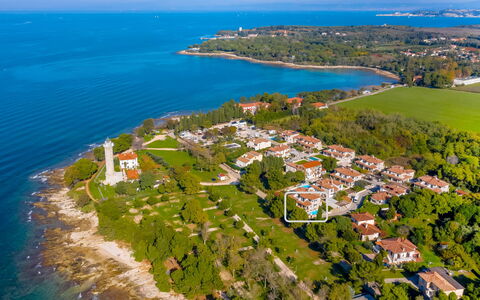 Villa Beach Front: Water, Sky, Water Resources, Azure, Natural Landscape, Coastal And Oceanic Landforms, Urban Design, Beach, Leisure, Landscape