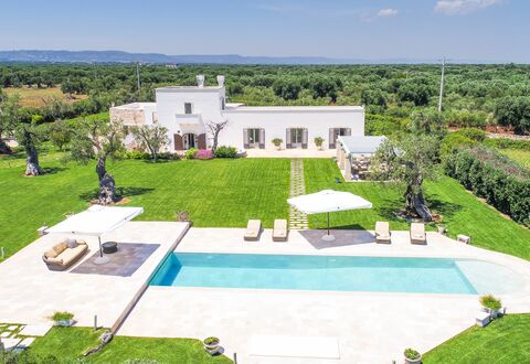 Masseria Villa Il Frantoio: Property, House, Estate, Residential Area, Building, Real Estate, Swimming Pool, Grass, Home, Land Lot