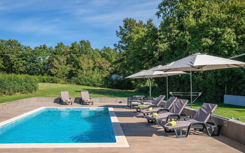 Casetta Filip: Swimming Pool, Property, Real Estate, Home, House, Estate, Leisure, Backyard, Building, Vacation