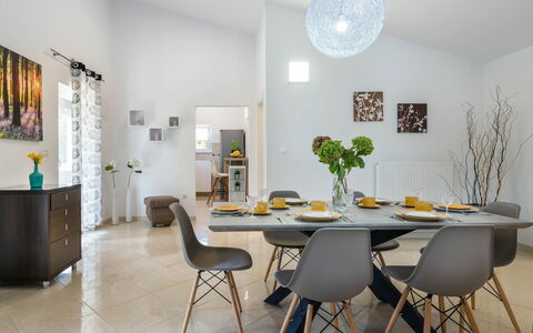 Casetta Filip: Room, Dining Room, Furniture, Interior Design, Property, Table, Building, Floor, Ceiling, Wall