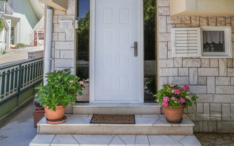 Nikica: Property, Door, Wall, Porch, Flowerpot, House, Home, Building, Architecture, Facade