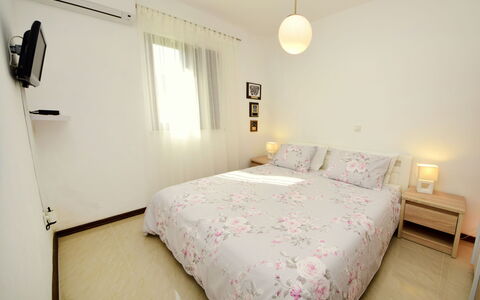 Sofija: Bedroom, Bed, Bed Sheet, Room, Furniture, Property, Bedding, Bed Frame, Interior Design, Floor