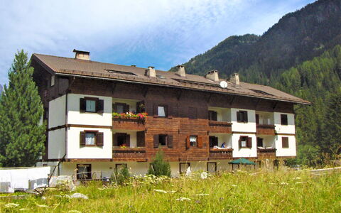 Cesa Palua: House, Property, Mountainous Landforms, Mountain, Hill Station, Mountain Range, Home, Building, Alps, Rural Area