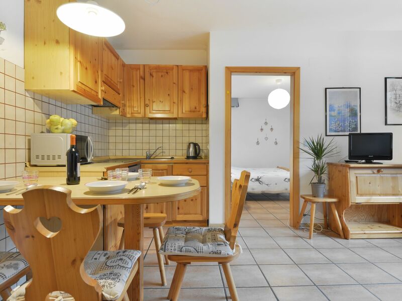 Accommodation:&nbsp;Apt 2 620.2