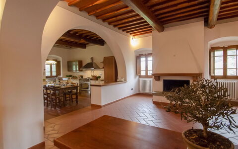 San Giovanni 801: Building, Property, Room, Wood Flooring, Ceiling, Hardwood, Floor, Interior Design, Beam, House