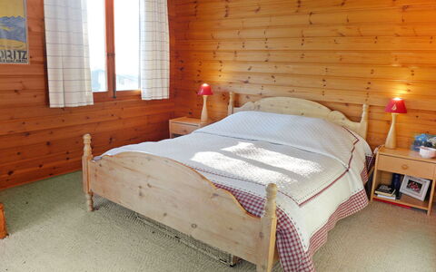 Marmousets 2: Bedroom, Bed, Furniture, Room, Bed Frame, Property, Bed Sheet, Bedding, Floor, Mattress