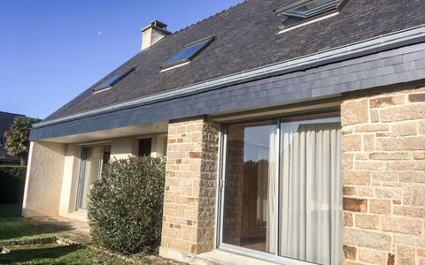 Grah Moullac: Property, House, Building, Home, Real Estate, Cottage, Roof, Wall, Facade, Residential Area