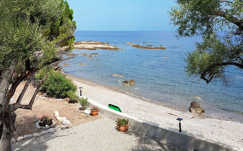 Solenzara 650: Water, Sky, Water Resources, Ecoregion, Nature, Azure, Tree, Beach, Coastal And Oceanic Landforms, Vegetation