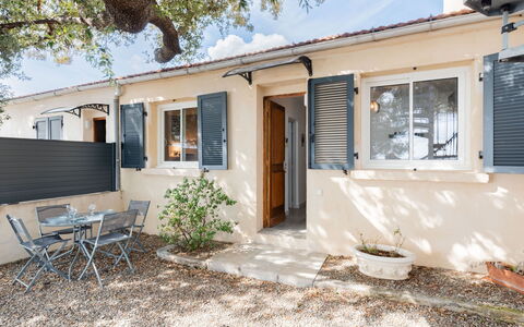 Accommodation:&nbsp;Signoria 650.3