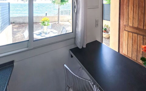 Solenzara 650: Cloud, Sky, Tableware, Table, Property, Furniture, Mountain, Food, Dishware, Drinkware