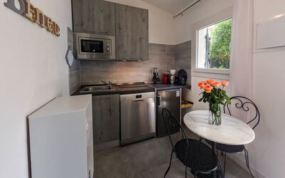 Accommodation:&nbsp;Ciriola 650.8