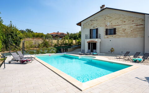 Casa Chiara (Sic400): Water, Property, Sky, Plant, Building, Swimming Pool, Window, Blue, Azure, Rectangle