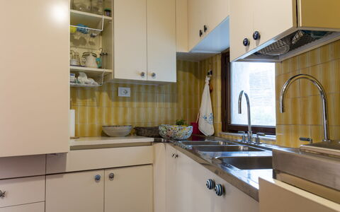 La Califfa: Tap, Cabinetry, Kitchen Sink, Sink, Countertop, Property, Plumbing Fixture, Kitchen, Wood, Kitchen Stove
