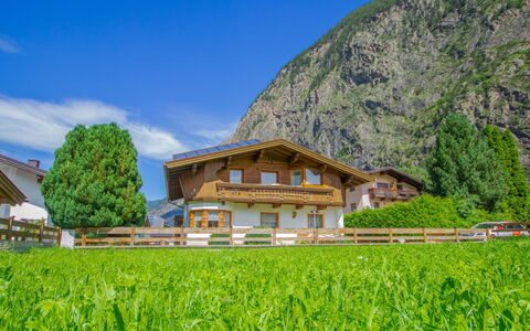 Anna: Plant, Sky, Property, Cloud, Building, Mountain, Natural Landscape, Tree, House, Land Lot