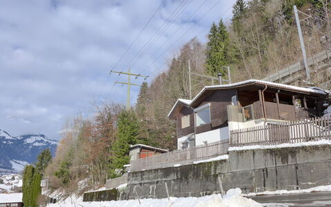 Chalet Guldeli: Cloud, Sky, Snow, Building, Window, Slope, Mountain, House, Plant, Tree