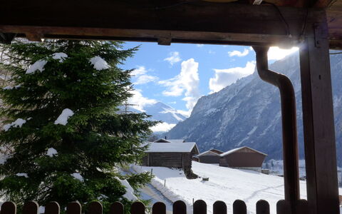 Chalet Guldeli: Property, Sky, Cloud, Mountain, Nature, Snow, Architecture, Shade, Building, Tree