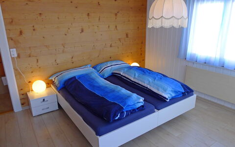 Godo: Building, Comfort, Azure, Wood, Bed Frame, Flooring, House, Interior Design, Window, Pillow