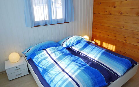Godo: Building, Window, Comfort, Azure, Wood, Lighting, Interior Design, Bed, Shade, Bed Frame