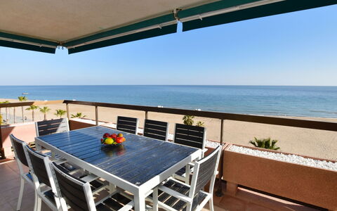 Torredembarra 160: Property, Building, House, Furniture, Balcony, Room, Real Estate, Shade, Roof, Apartment