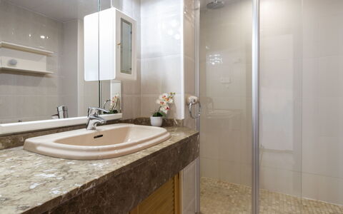 Torredembarra 186: Bathroom, Property, Room, Tile, Interior Design, Tap, Architecture, Floor, Building, Bathroom Accessory