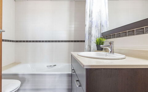 Oliveres: Bathroom, Tile, Room, Property, Tap, Interior Design, Floor, Wall, Bathtub, Architecture