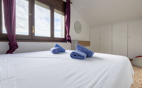Drassanes Iii: Wood, Interior Design, Floor, Flooring, Bedroom, Bed, Furniture, Room, Ceiling, Apartment