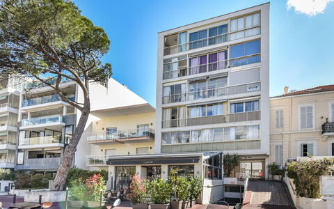 La Brise: Sky, Plant, Building, Window, Cloud, Flowerpot, Urban Design, Tree, Condominium, Neighbourhood