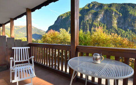 Villa Bellavista: Property, Room, House, Real Estate, Furniture, Home, Table, Building, Tree, Interior Design