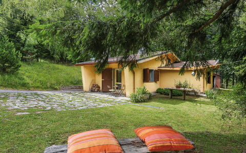 Al Faggio (Gll120): Property, House, Grass, Home, Tree, Real Estate, Botany, Cottage, Rural Area, Landscape