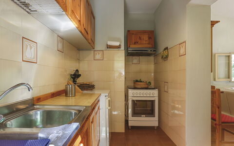 Al Faggio (Gll120): Room, Property, Building, Countertop, Floor, Furniture, Interior Design, Ceiling, House, Kitchen