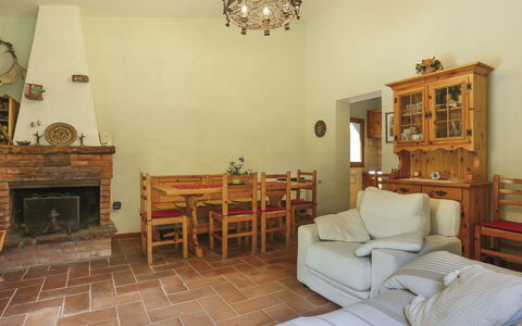 Al Faggio (Gll120): Room, Property, Furniture, Interior Design, Floor, Wall, Building, Ceiling, House, Real Estate