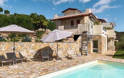 Lacona 649: Property, Swimming Pool, House, Home, Real Estate, Building, Sky, Vacation, Estate, Resort