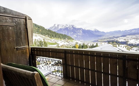 Riccardo: Mountain, Mountainous Landforms, Sky, Property, Natural Landscape, Mountain Range, Highland, Alps, House, Tree