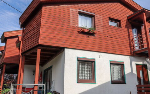 Klopeiner See 60: Sky, Building, Property, Window, Door, Wood, Plant, Architecture, Cottage