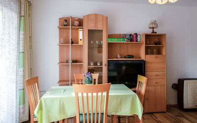 Accommodation:&nbsp;Hecht 60.2